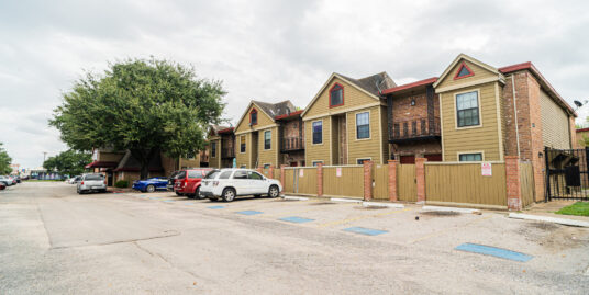 Oaks on Bissonnet Apartments